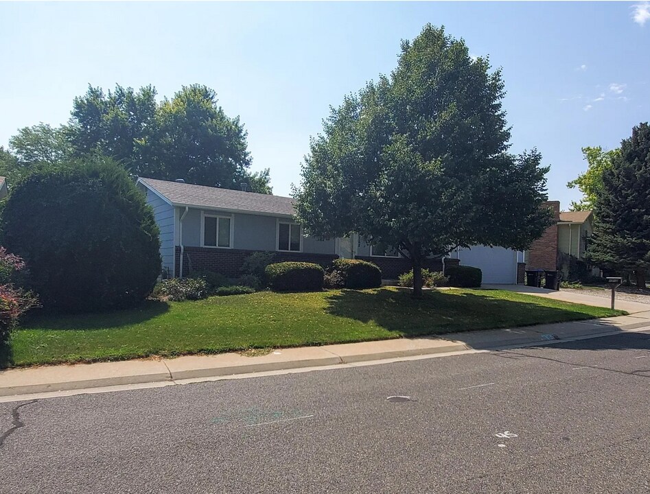 8762 W 75th Pl in Arvada, CO - Building Photo