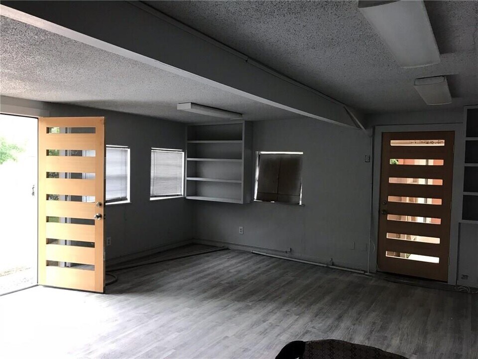 3801 S 1st St in Austin, TX - Building Photo