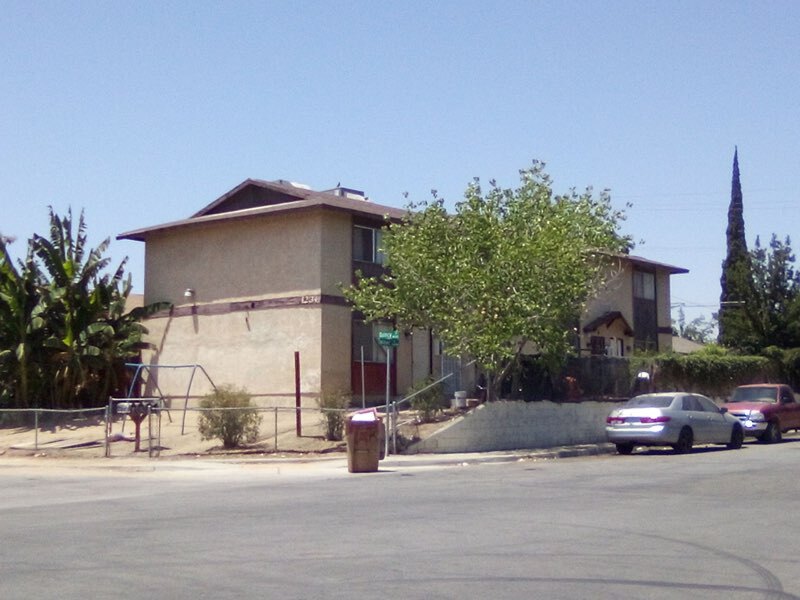 1234 Quincy St in Bakersfield, CA - Foto de edificio