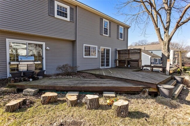 property at 2244 N Fairview Ln