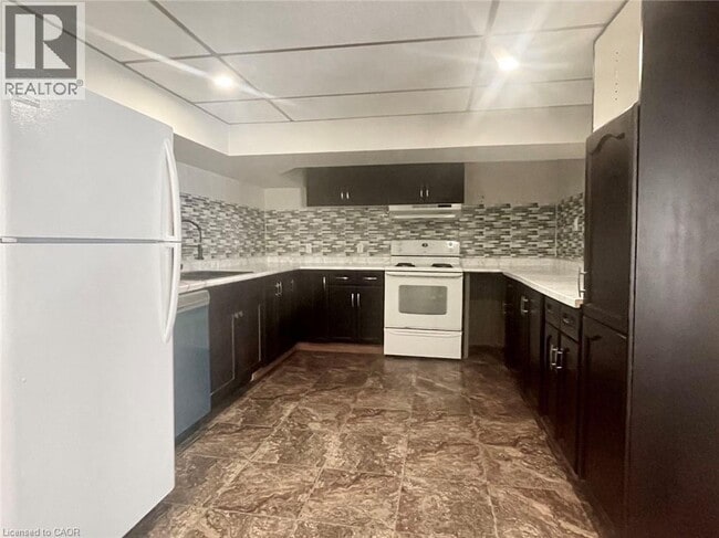 property at 19 Hahn Pl