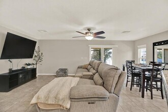 13103 Logan Captiva Ln in Gibsonton, FL - Foto de edificio - Building Photo