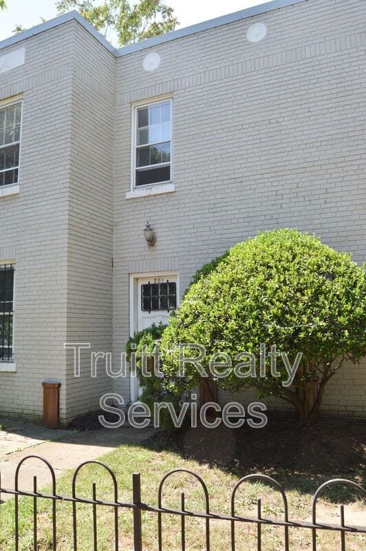 property at 201 Kentucky Ave SE