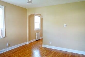 8105 Greenwood Ave in Takoma Park, MD - Building Photo - Building Photo