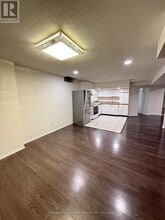 5932 Hemingway Rd in Mississauga, ON - Building Photo - Building Photo