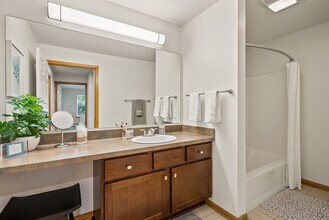 Riverwood Apartments in Kenosha, WI - Building Photo - Building Photo