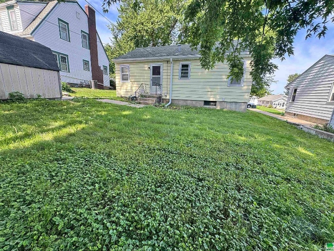 3252 Nebraska St in Sioux City, IA - Building Photo - Building Photo