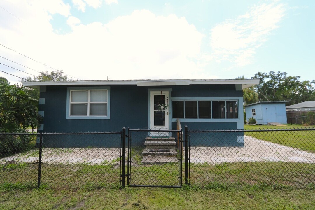 7513 E 23rd Ave in Tampa, FL - Building Photo