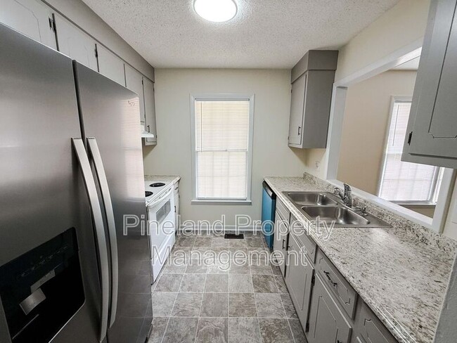 518 Suffolk Ct in Fayetteville, NC - Building Photo - Building Photo