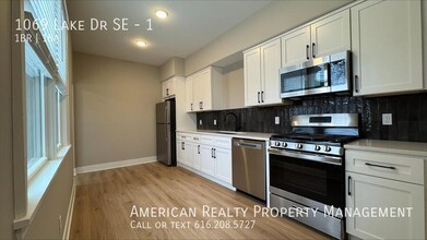 1069 Lake Dr SE in Grand Rapids, MI - Building Photo - Building Photo