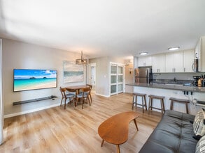 2140 Kuhio Ave. in Honolulu, HI - Foto de edificio - Building Photo