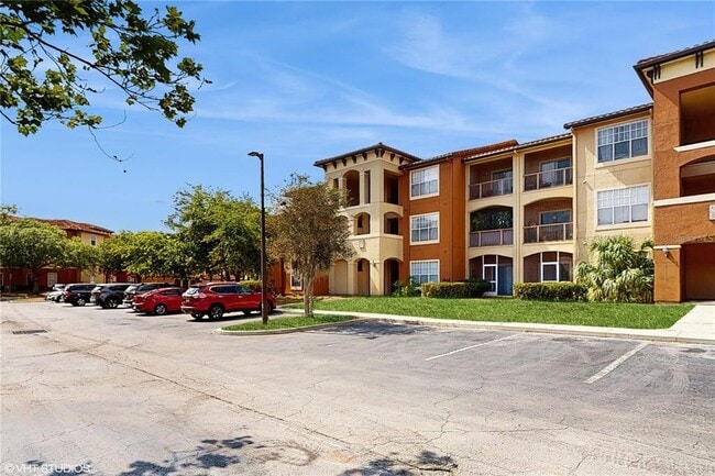 5512 Metrowest Blvd in Orlando, FL - Building Photo - Building Photo