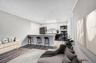 Poplar Ridge Apartments in Fort Wayne, IN - Foto de edificio - Building Photo