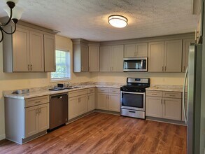 1040 Grace Dr in Lawrenceville, GA - Building Photo - Building Photo