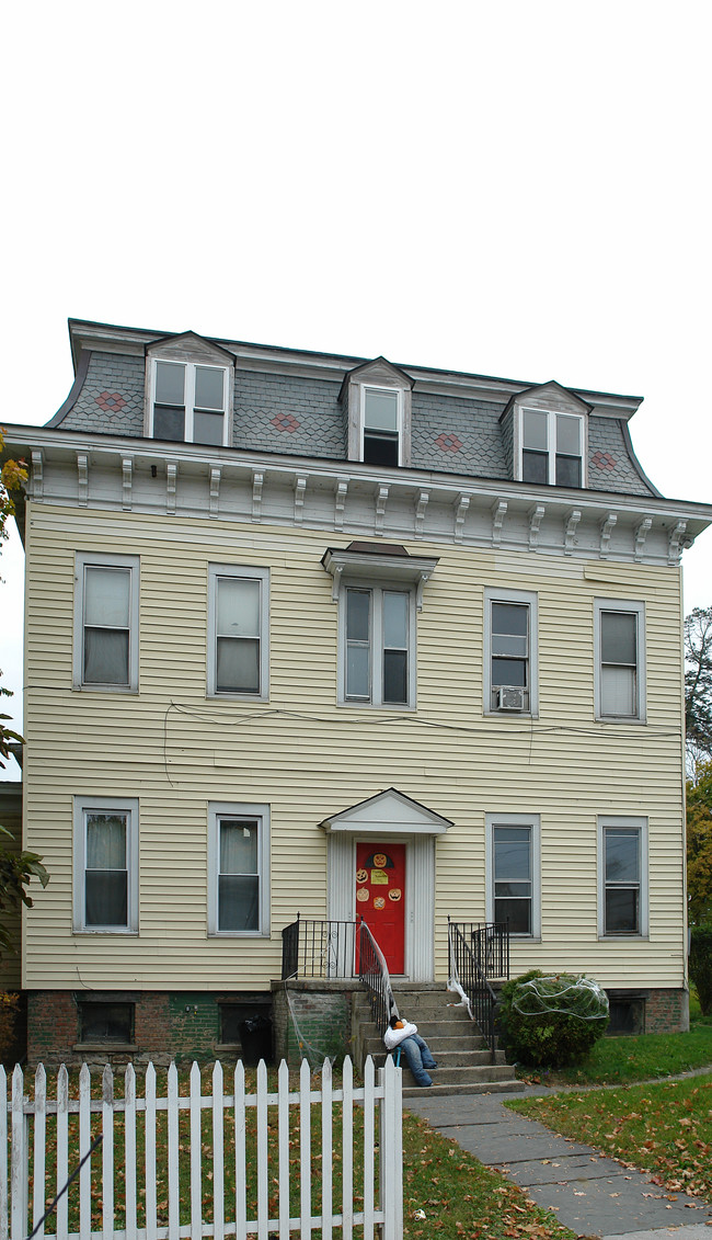 834 Warren St in Hudson, NY - Building Photo - Building Photo