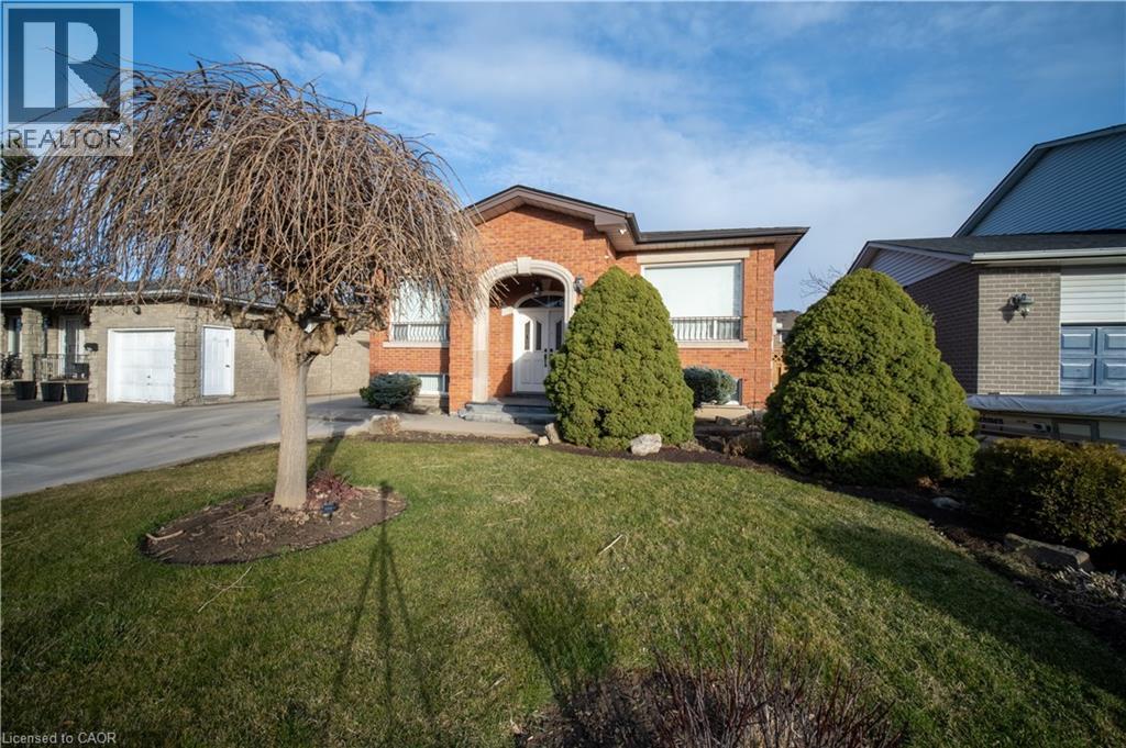 123 Eleanor Ave in Hamilton, ON - Building Photo