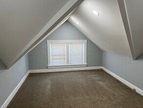 2268 Jefferson Ave in Cincinnati, OH - Foto de edificio - Building Photo