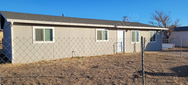 2615 Devlin Ave in Kingman, AZ - Building Photo - Building Photo