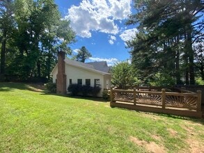 1098 Valley Rd in South Hill, VA - Building Photo - Building Photo