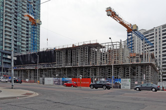 Beacon Condos in Toronto, ON - Building Photo - Building Photo