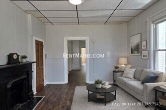 139 Oak St, Unit 1F in Lewiston, ME - Building Photo - Building Photo