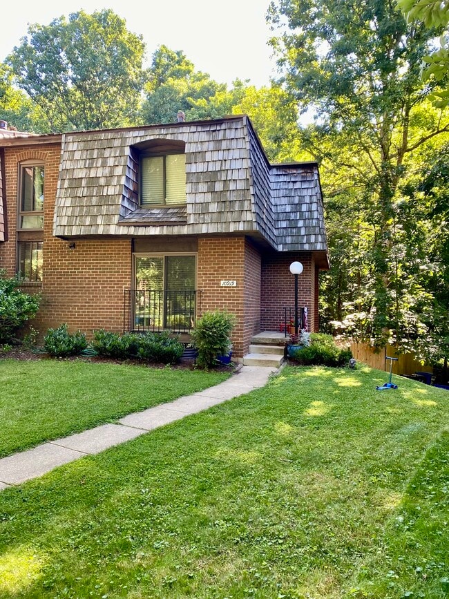 property at 10919 Deborah Dr