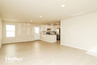 14919 Watson Mill in San Antonio, TX - Foto de edificio - Building Photo