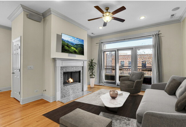2358 N Damen Ave, Unit 2 in Chicago, IL - Building Photo - Building Photo