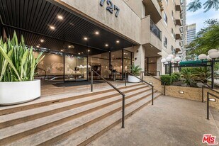 727 S Ardmore Ave in Los Angeles, CA - Building Photo