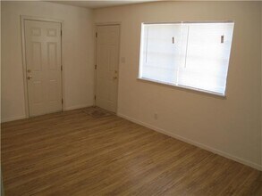 8418 Briarwood Ln in Austin, TX - Building Photo - Building Photo