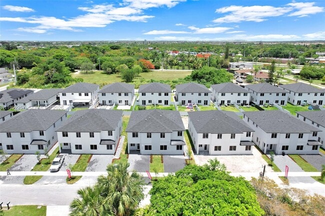 22431 SW 125th Ave in Goulds, FL - Building Photo - Building Photo