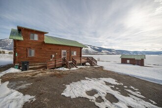 5406 Henrys Lake Rd, Unit SI ID1249862P in Island Park, ID - Foto de edificio - Building Photo