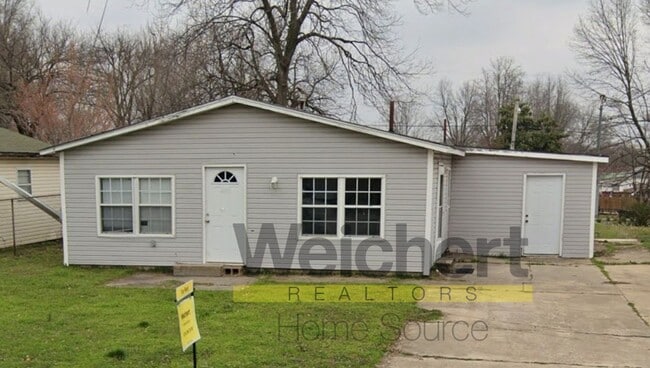 property at 529 E Lake St