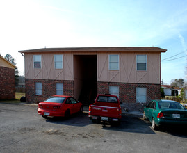 1330-1380 NW Village Oak Cir in Cleveland, TN - Building Photo - Building Photo