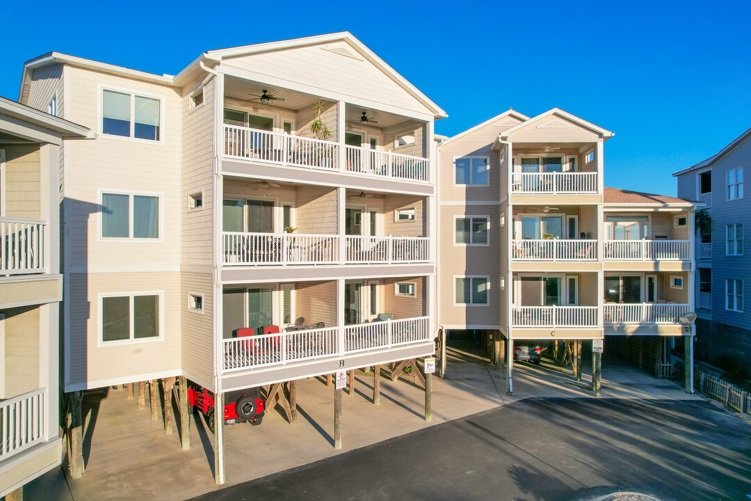 Pier Pointe Villas in Folly Beach, SC - Building Photo