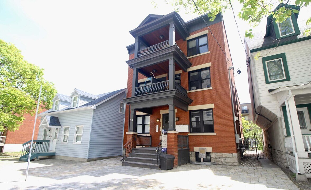 38 Bruyère St in Ottawa, ON - Building Photo