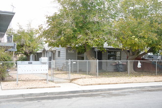 1813 Harding St in North Las Vegas, NV - Building Photo - Building Photo