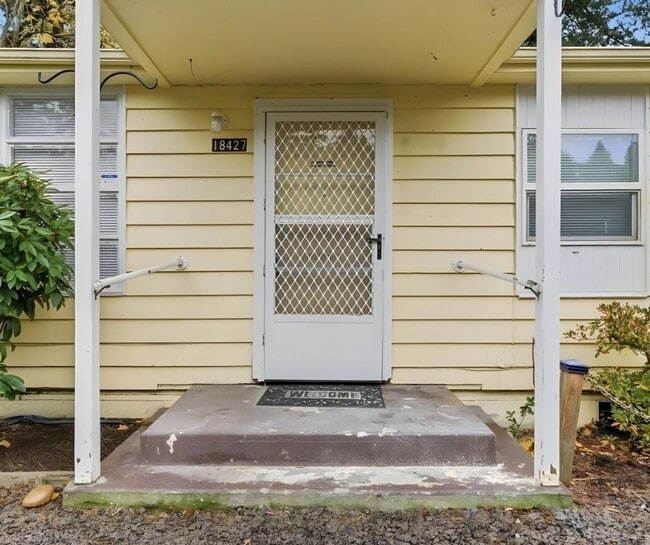 18427-18429 SE Yamhill St in Portland, OR - Building Photo - Building Photo