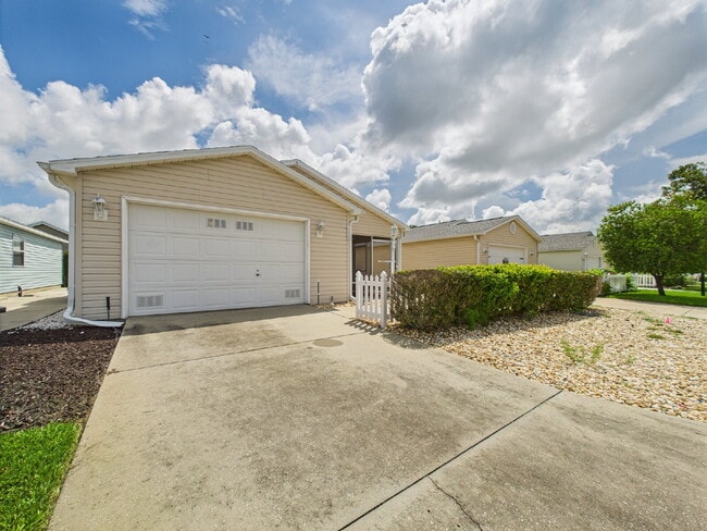 480 Hildalgo Dr in the Villages, FL - Building Photo - Building Photo