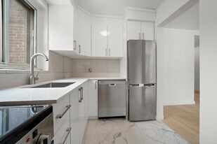 Le Camelia in Montréal, QC - Building Photo