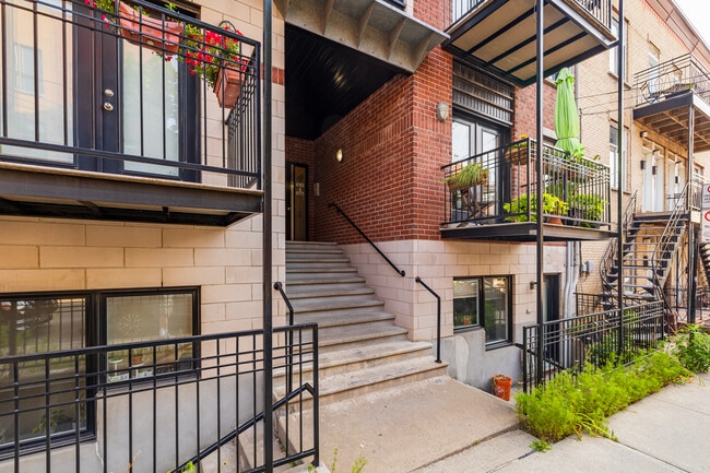 4171 Coloniale Av