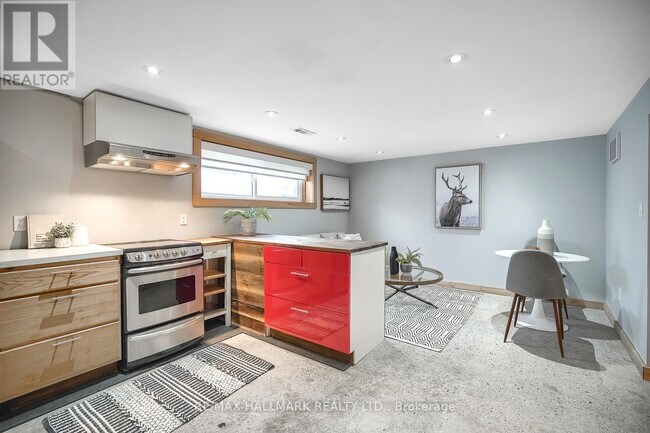 6 Thirty First St in Toronto, ON - Building Photo - Building Photo