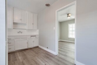80 Bennett Ave in Long Beach, CA - Building Photo - Building Photo