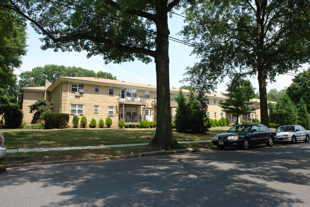 5th Ave Apartments in Roselle, NJ - Building Photo