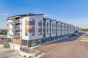 Carlton at Dawley in Sioux Falls, SD - Building Photo