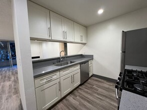 3715 S Canfield Ave in Los Angeles, CA - Building Photo - Building Photo