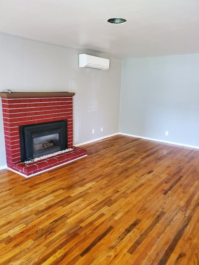 1605 Valerie Way in Red Bluff, CA - Building Photo - Building Photo