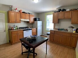 569 Main St, Unit 1 in Medford, MA - Building Photo