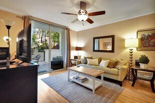 600 S Dixie Hwy, Unit 512 in West Palm Beach, FL - Building Photo