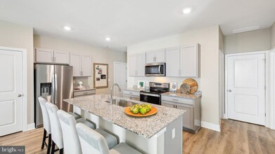 124 Charing Cross Dr in Stephens City, VA - Building Photo - Building Photo
